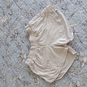 White lululemon hotty hot shorts size 6 tall